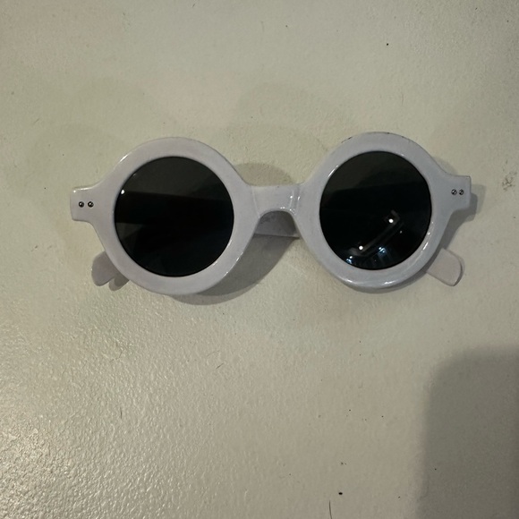 Mod Sunglasses - Picture 10 of 12